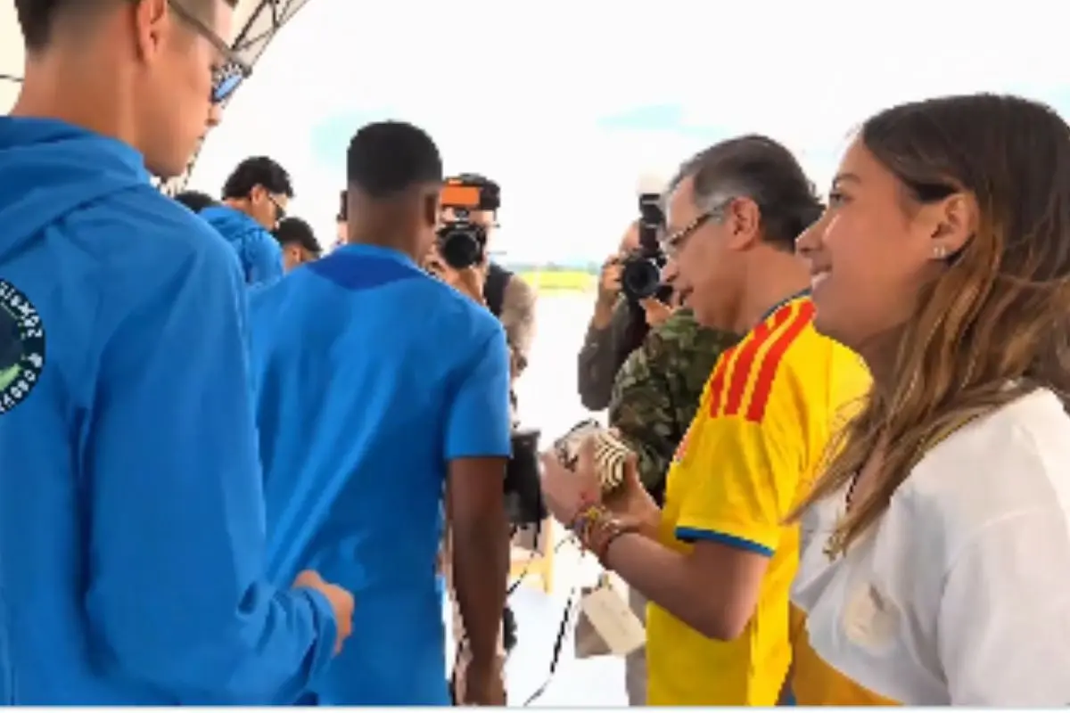 James nega foto com filha do presidente da Colômbia