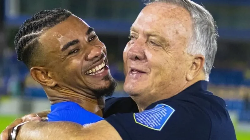 Jogador de Curaçao revela tem nome em homenagem a ídolo do Vasco