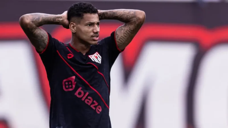 Marrony admite que ataque precisa voltar a ser decisivo em casa