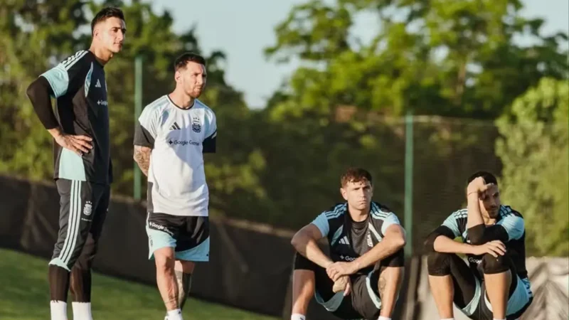 Messi treina separado, mas deve jogar na estreia da Argentina
