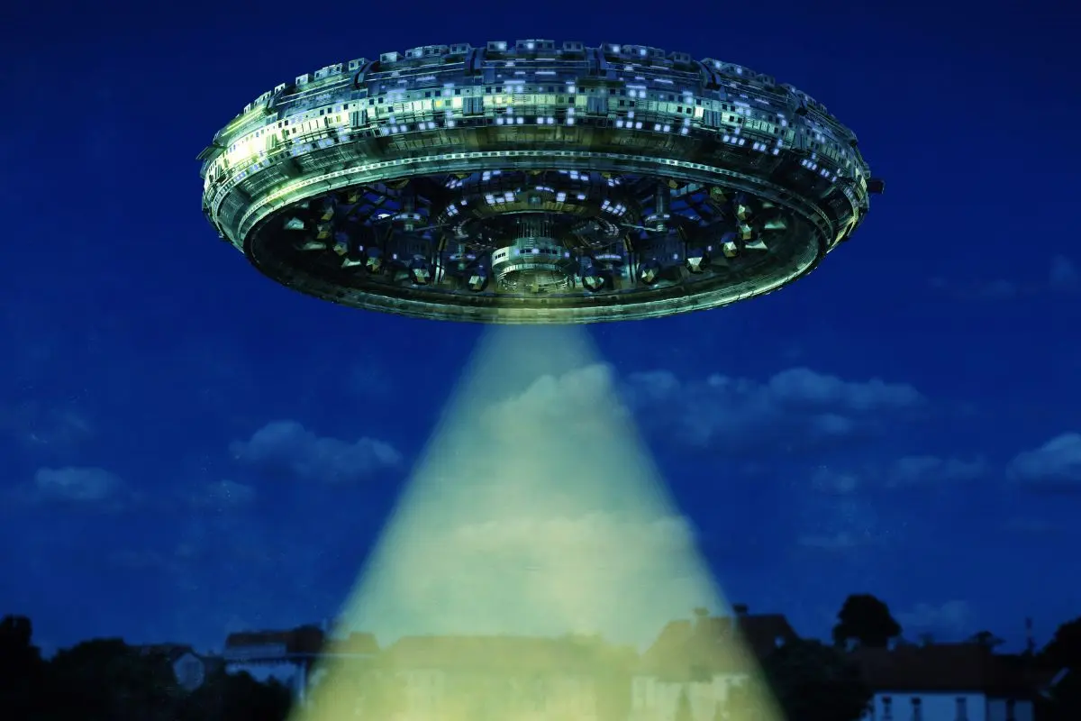 Milhões de pessoas serão levadas: vidente brasileira prevê invasão alienígena na Copa