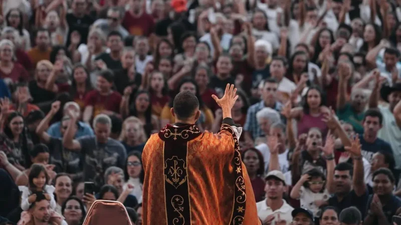 Missa reúne fiéis durante a Romaria do Divino Pai Eterno em Trindade
