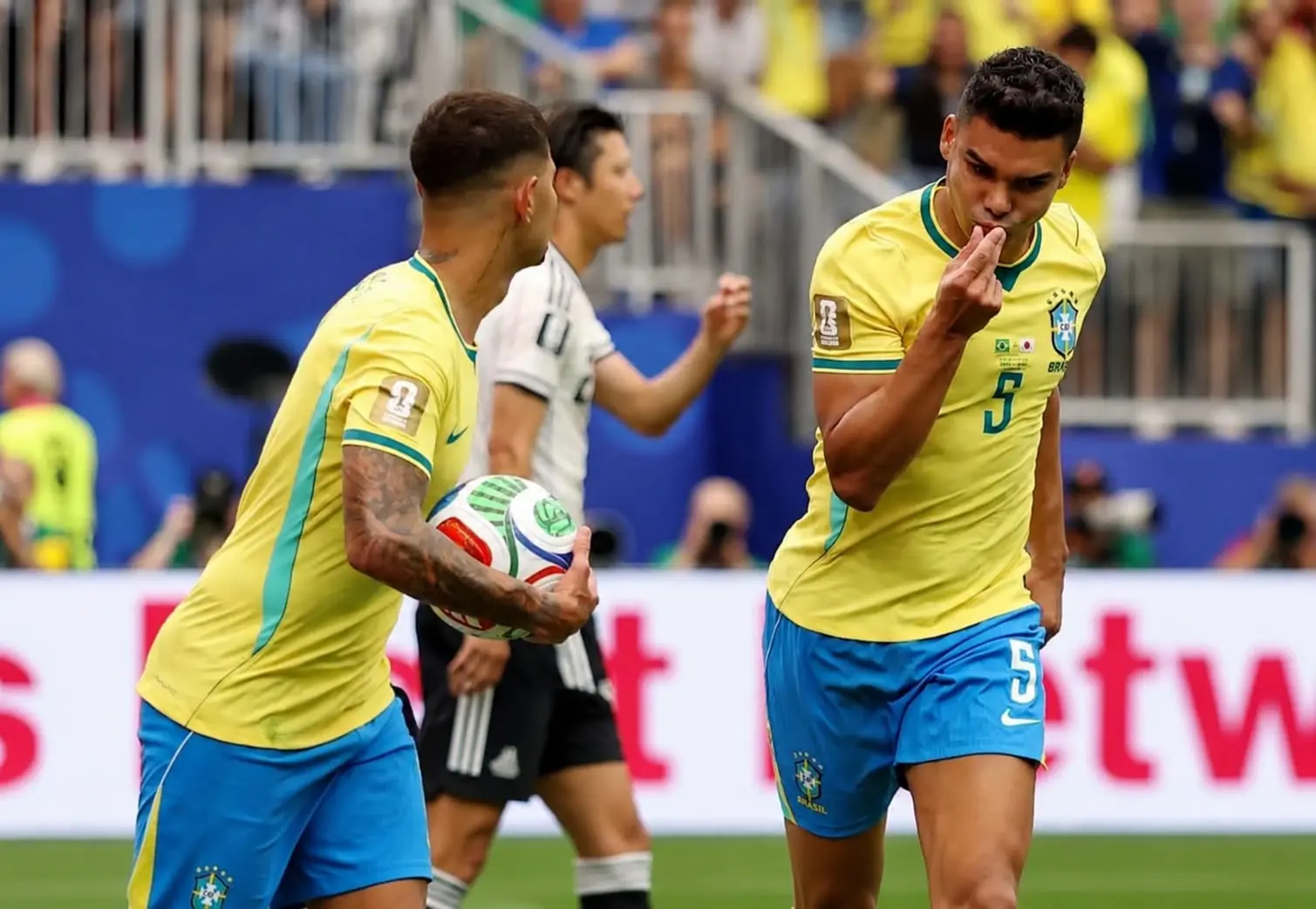 No sufoco, Brasil vira sobre o Japão nos últimos minutos e se classifica