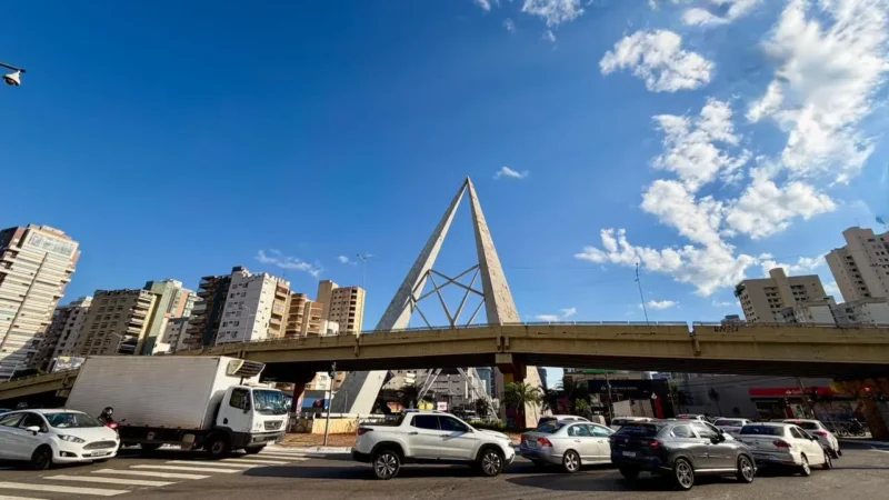 Obras no Monumento dos Dois Marcos mudam trânsito nas avenidas 85 e T-63