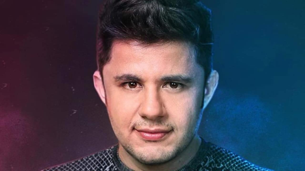 Pai de Cristiano Araújo homenagem 11 anos após morte do cantor