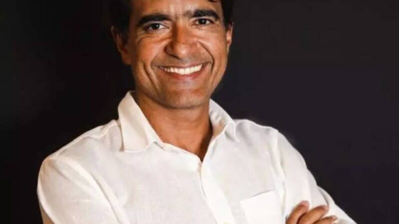 Empresário lança ‘livro-testamento’ dedicado às filhas