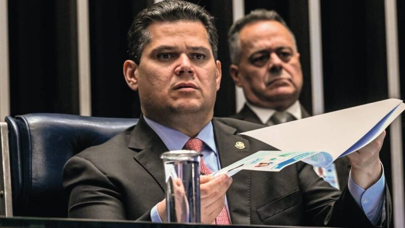 PEC do fim da escala 6×1 pode ter virada em reunião de Alcolumbre com autores