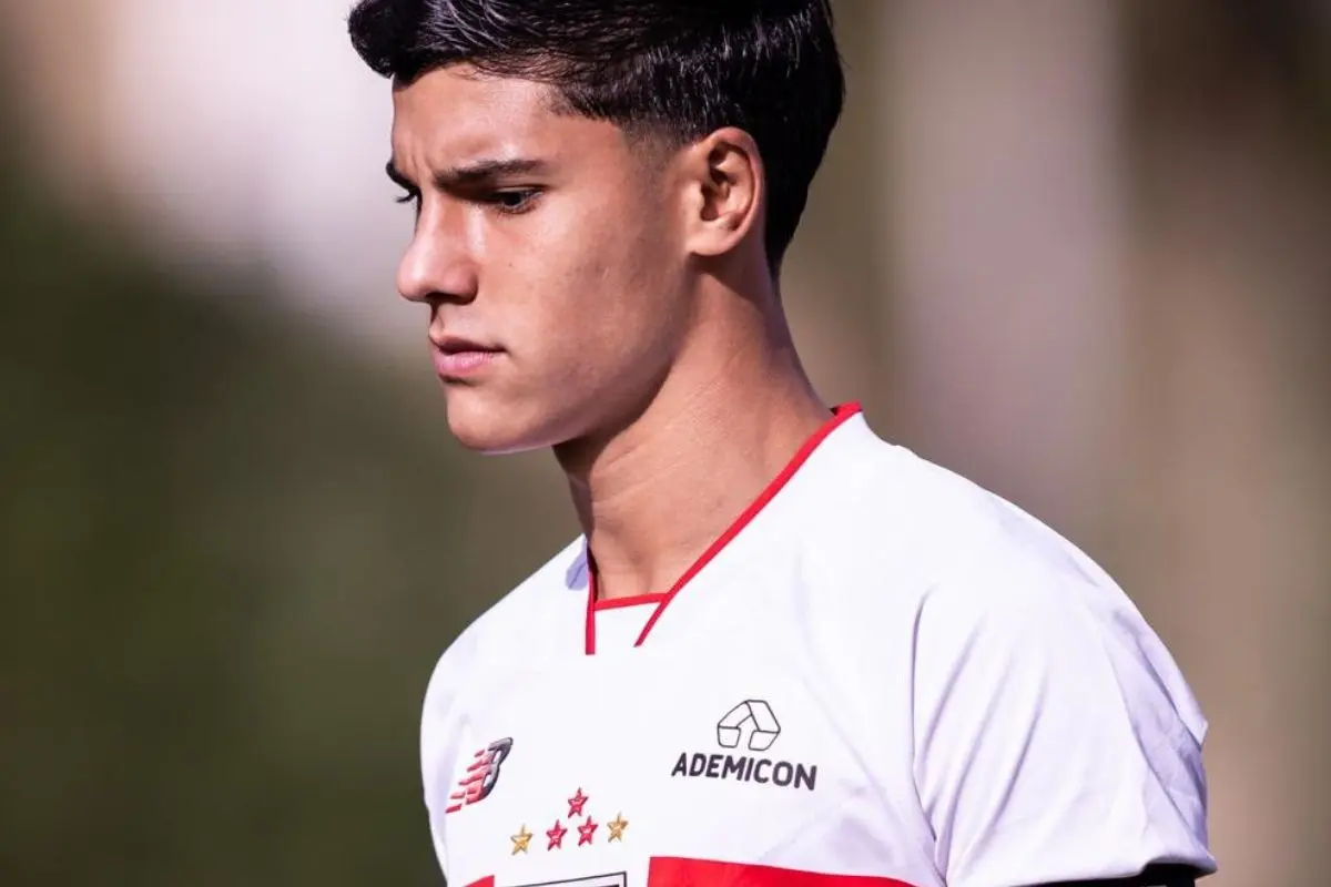Suíça monta estratégia para ‘seduzir’ lateral do São Paulo;
