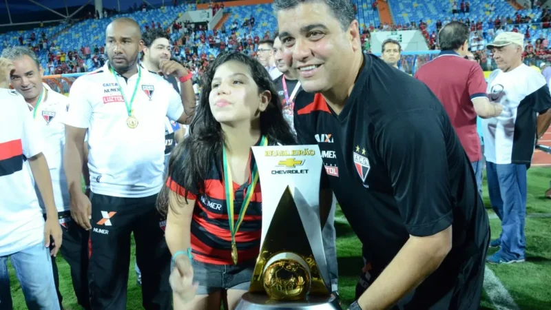 Técnico campeão com Atlético enfrenta Anápolis hoje