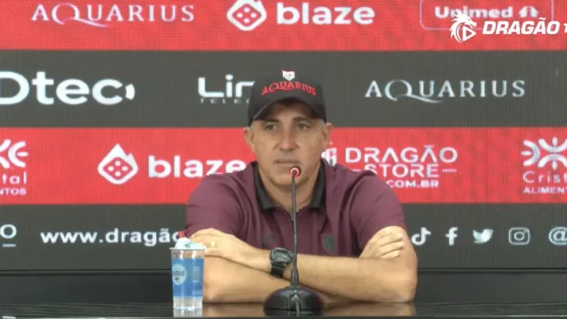 Técnico do Atlético diz conhecer bem ideias de Barroca, do CRB