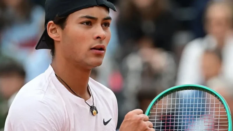 Tenista de Goiás é campeão juvenil de Roland Garros