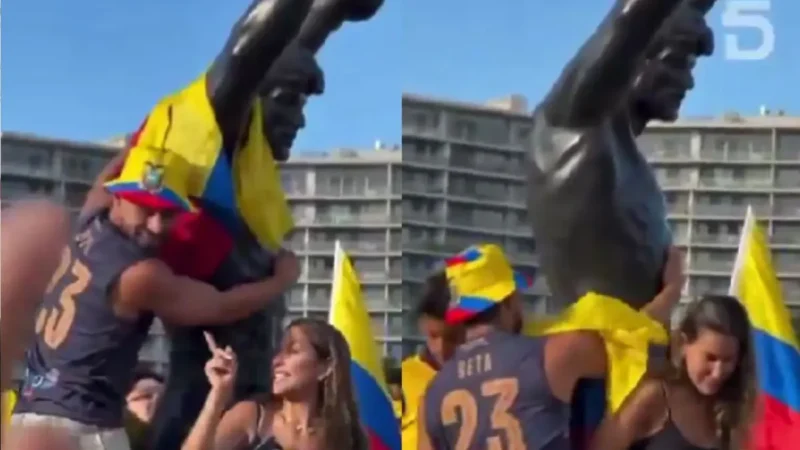 Torcida veta bandeira do Equador nos ombros de Rocky