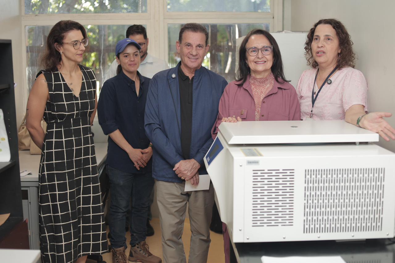 Vanderlan destina R$ 8 mi à UFG para pesquisas em saúde