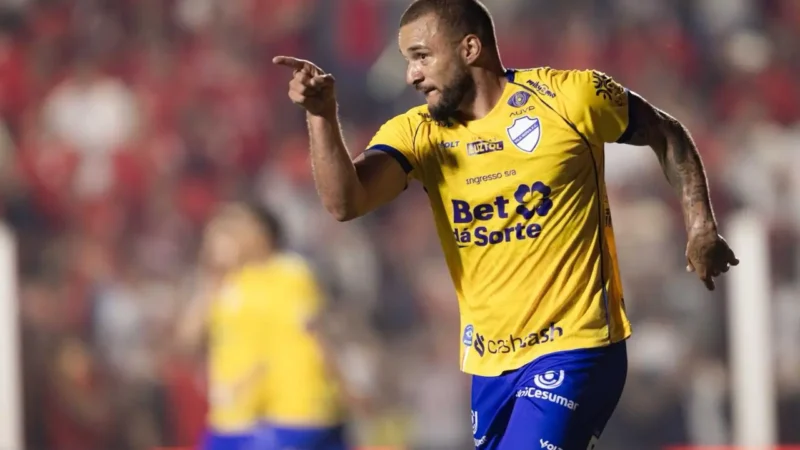 Vila derrota Botafogo-SP e é lider da Série B