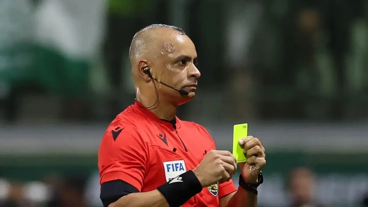 Wilton Sampaio apita Holanda x Marrocos e iguala recorde em Copas
