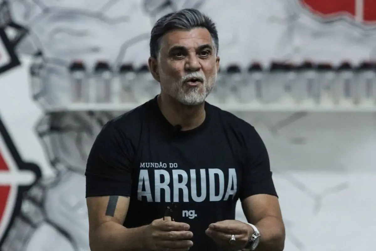Zagueiro da Copa de 94, Ricardo Rocha é preso antes de sair do Brasil