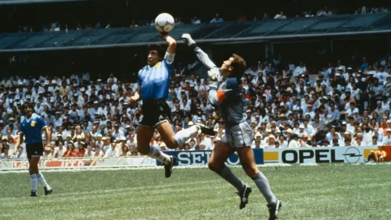 como Maradona transformou um jogo contra a Inglaterra em um dos capítulos mais marcantes da história do futebol