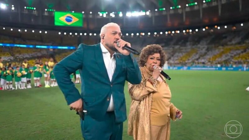 O incômodo de Belo ao cantar Hino Nacional com Alcione: amistoso da Seleção