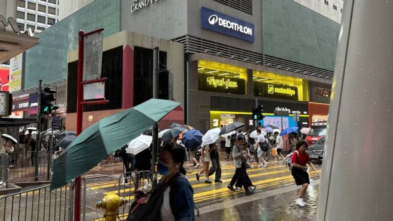 China: passagem de tufão causa cancelamento de voos e mais de 340.000 evacuações