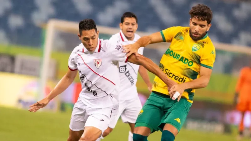 1° tempo termina zerado e quase “lei do ex”