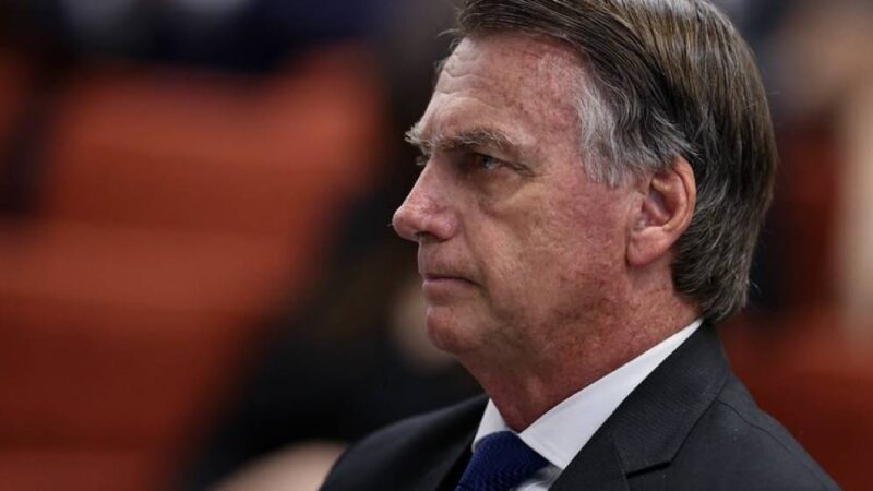 De pistolas a fuzis: quais são as dez armas de Bolsonaro que Moraes mandou apreender