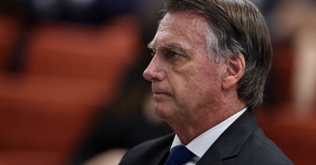 De pistolas a fuzis: quais são as dez armas de Bolsonaro que Moraes mandou apreender