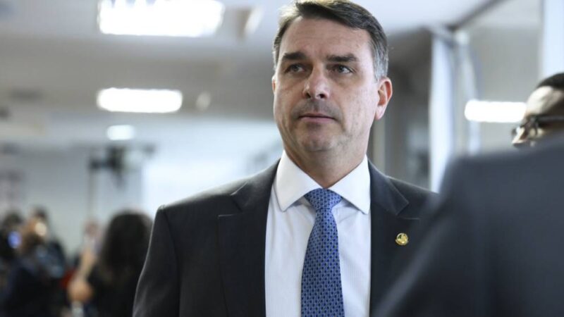 Equipe de Flávio busca laudo sobre foto com Sicário de Daniel Vorcaro