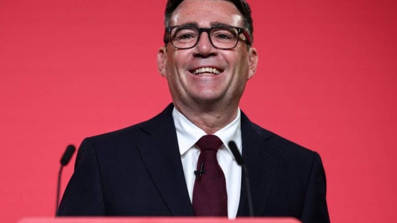 Andy Burnham vira líder do Partido Trabalhista e será o próximo premiê britânico