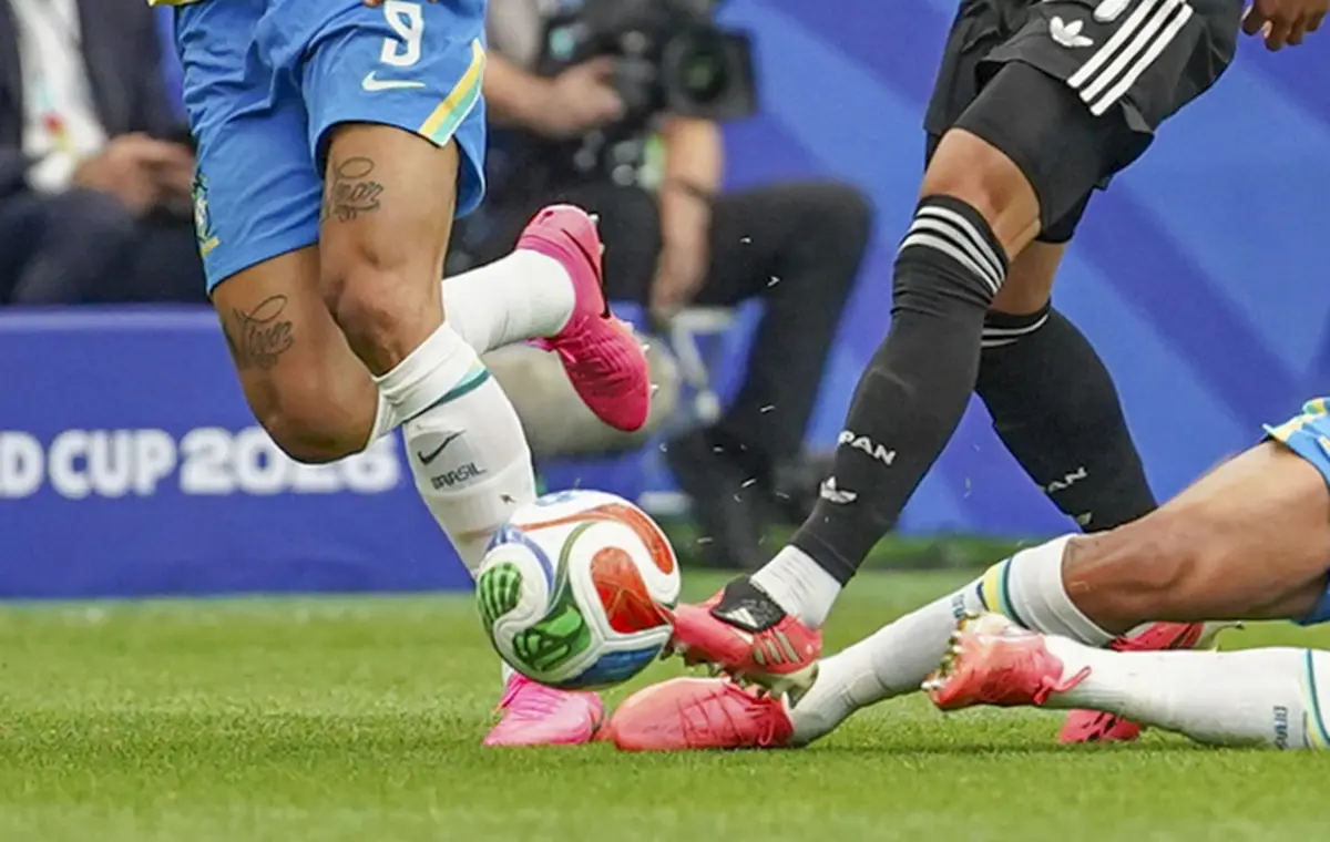 Adidas explica por que as chuteiras rosas dominaram a Copa
