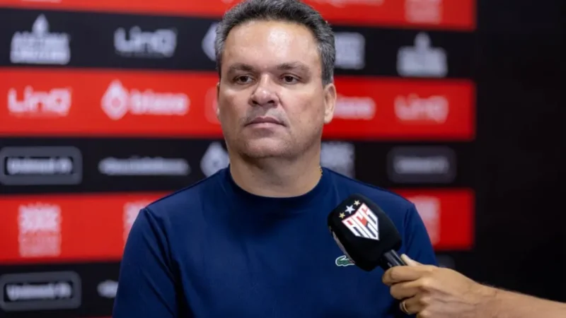 Adson Batista atualiza situação do transfer ban do Atlético