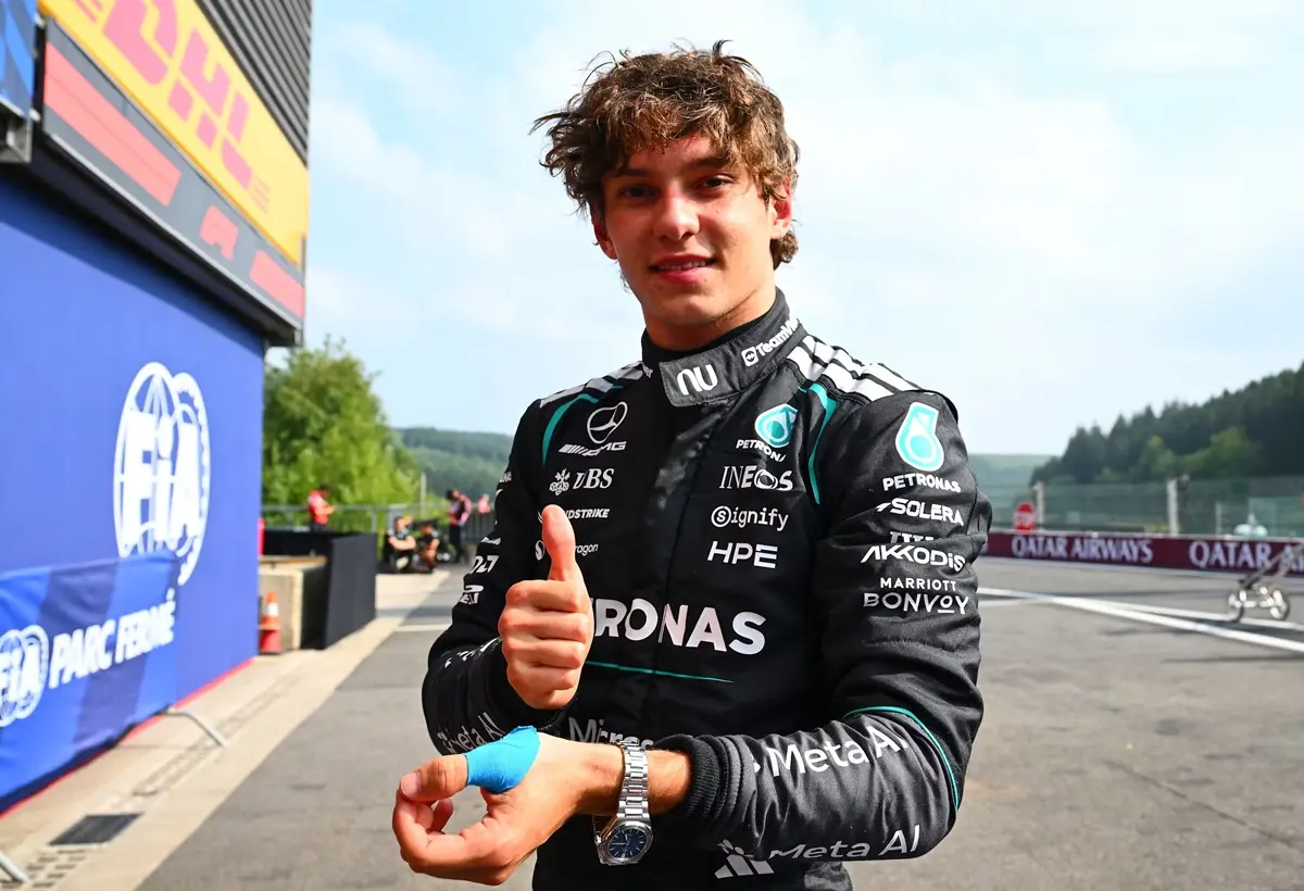Antonelli crava pole position no GP da Bélgica