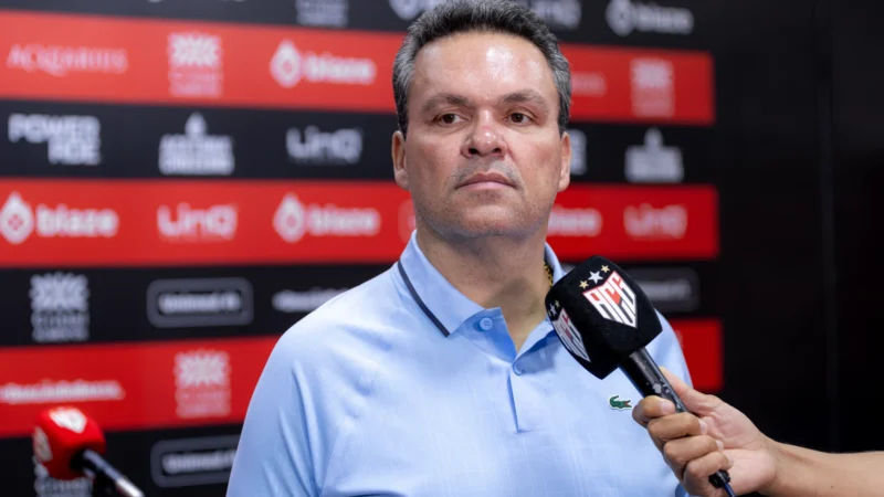 Após Terans, Adson freia busca por reforços: ‘não temos dinheiro’