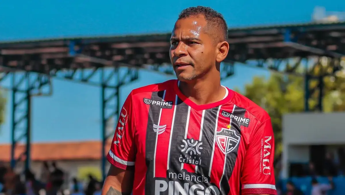 Atacante Walter reclama de limite de idade em divisões de acesso