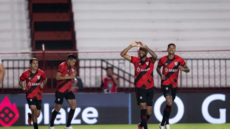 Atlético bate o Operário no Accioly e vence a segunda seguida