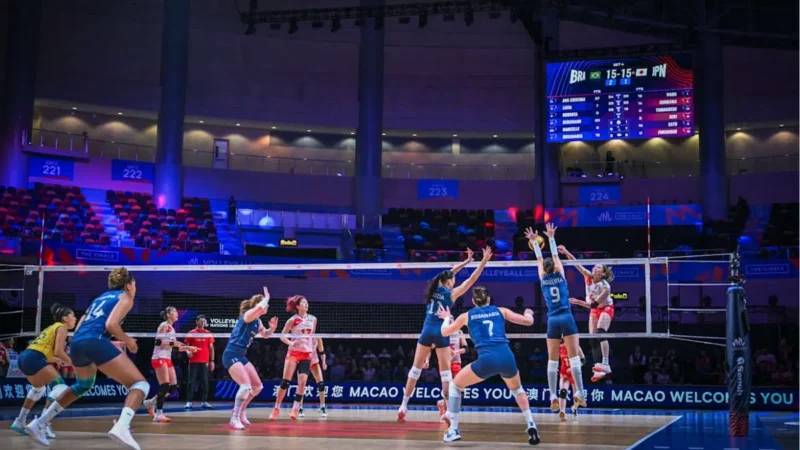Brasil volta a vencer o Japão e vai à semi da VNL