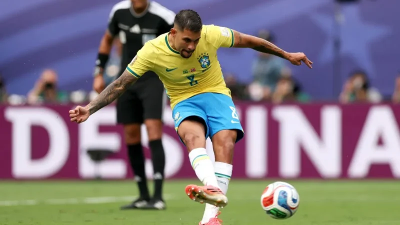 Bruno Guimarães só havia batido três pênaltis na carreira antes de perder contra Noruega