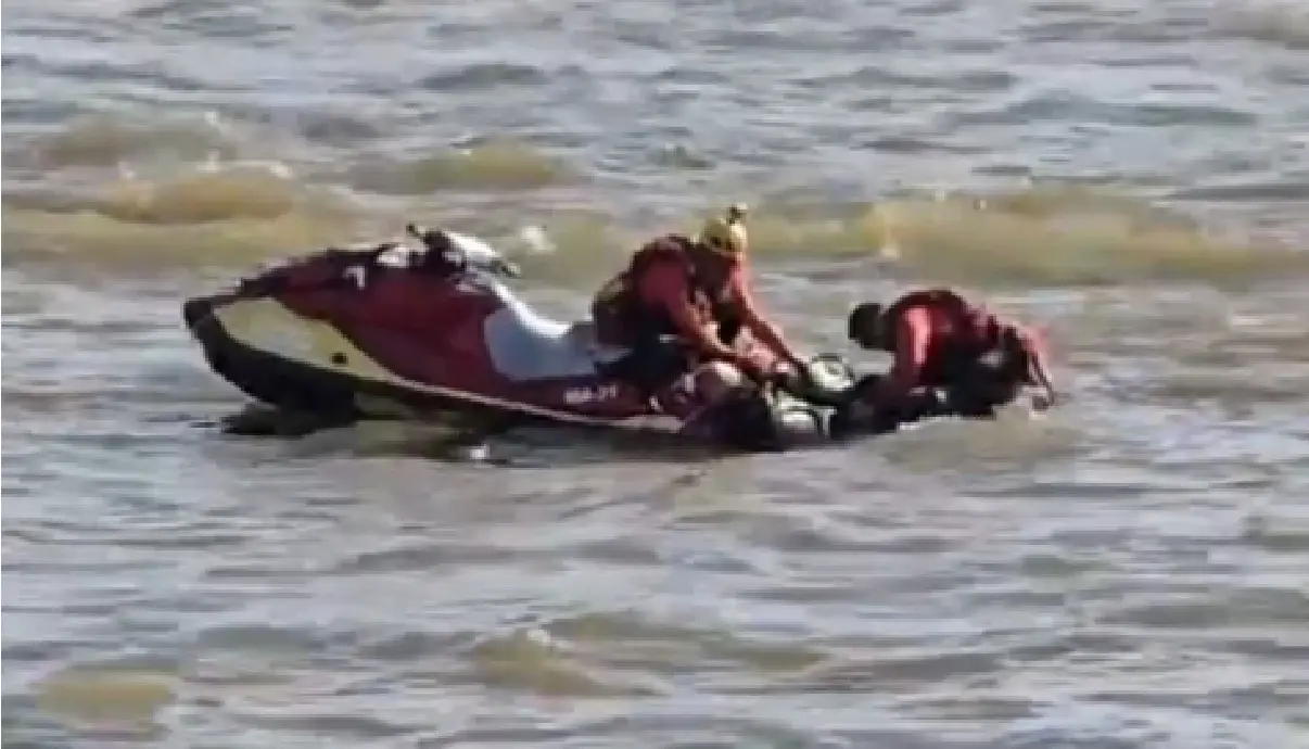 Colisão entre embarcações deixa piloto ferido em Aruanã; vídeo