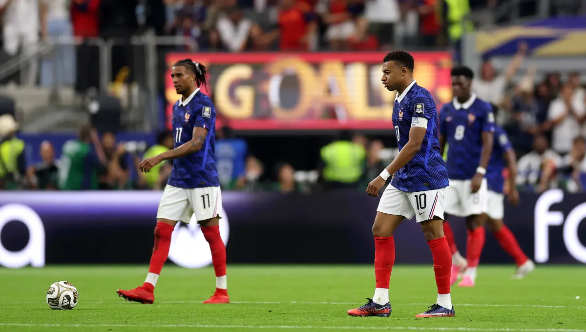 Com jogo perto do fim, França ainda não acertou um chute sequer a gol