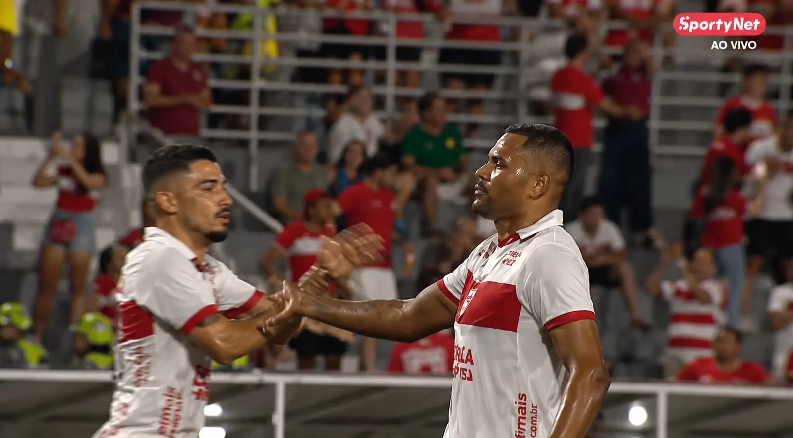 Em menos de cinco minutos, Goiás sofre o empate contra o CRB
