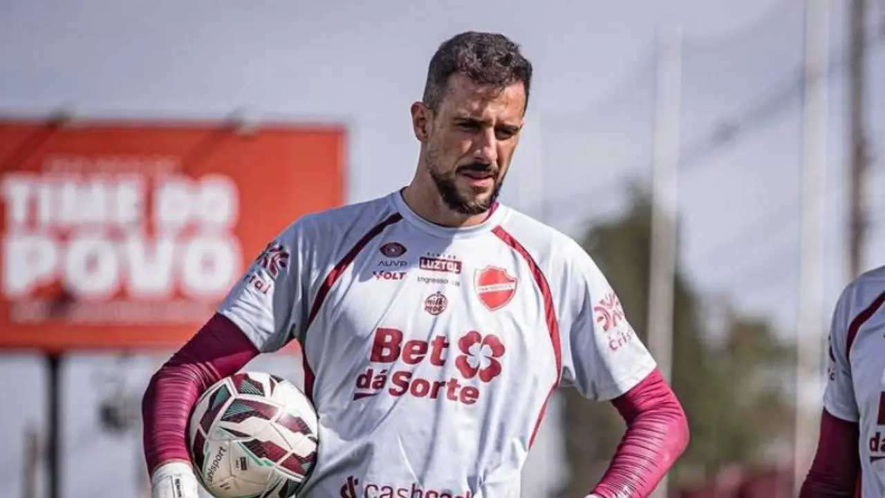 “Faltou maturidade”, diz Helton Leite após derrota do Vila Nova