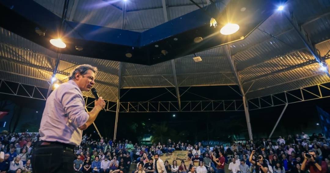 Aula de Haddad na Unicamp tem tumulto após protesto de integrante do MBL