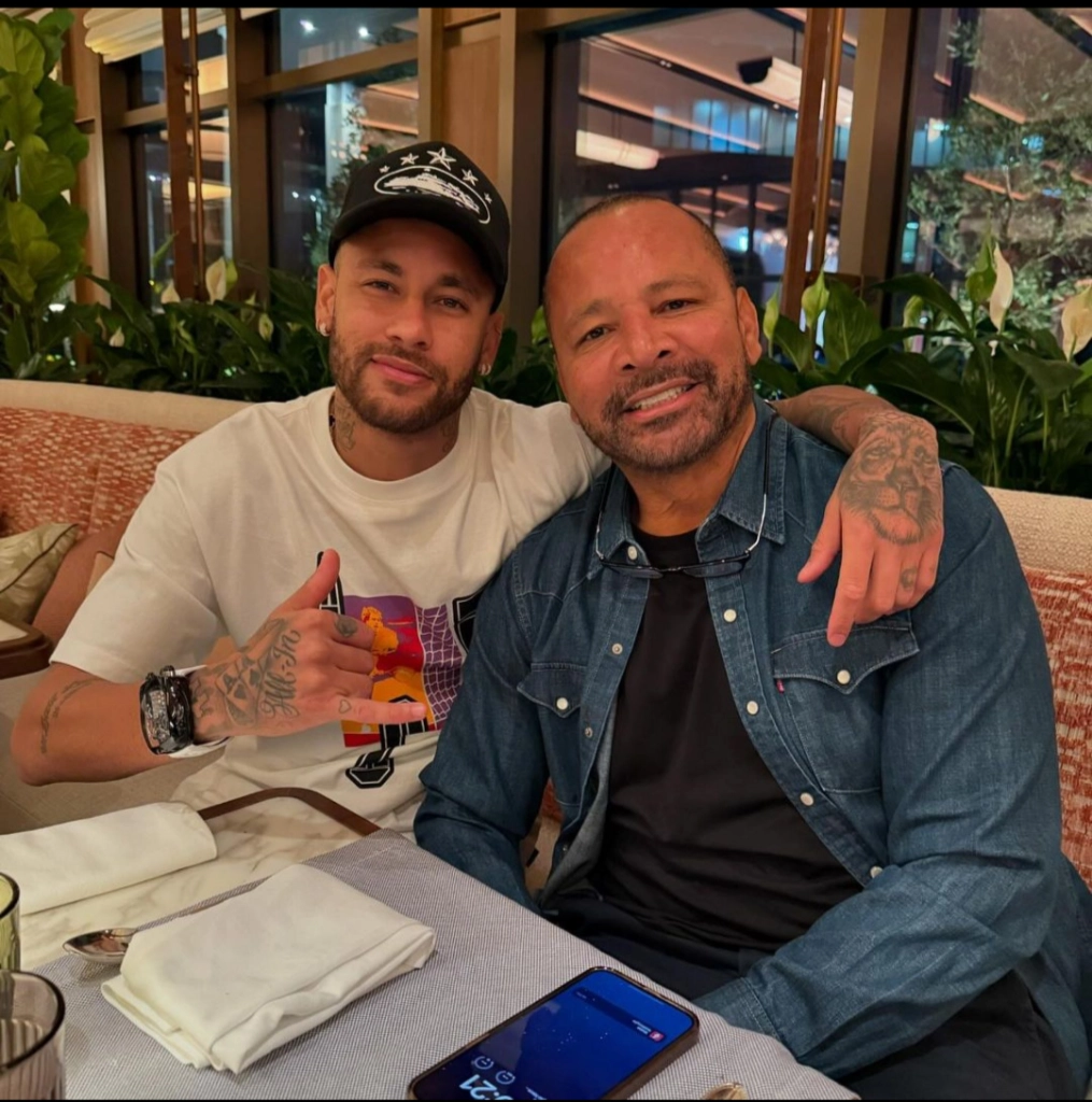 “Filho, continue a jogar futebol”, pede Neymar Pai