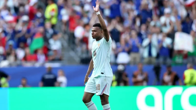França domina jogo e elimina Marrocos sem correr riscos