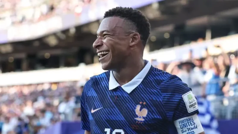 França vence Paraguai no ‘modo Copa Libertadores’