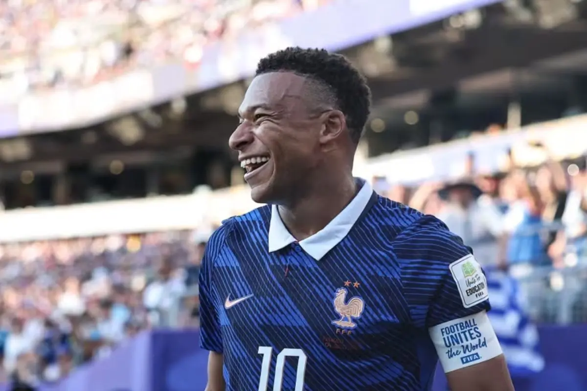 França vence Paraguai no ‘modo Copa Libertadores’