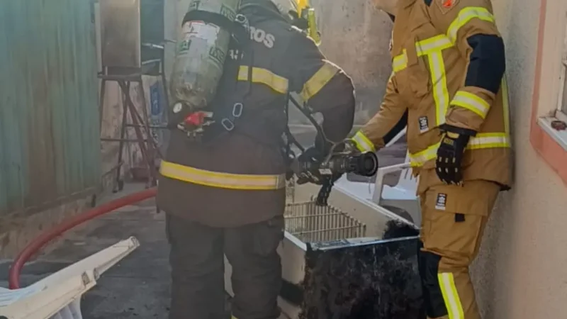Geladeira pega fogo dentro de casa em Caldas Novas