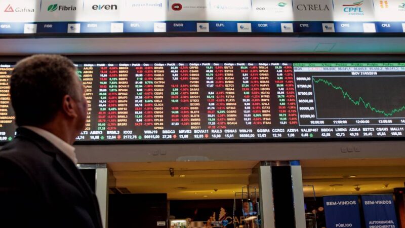 Ibovespa abre julho em queda com pesquisa eleitoral e expectativa por dados dos EUA