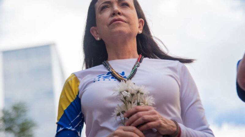 Corina Machado não participará de diálogos de opositores com governo da Venezuela