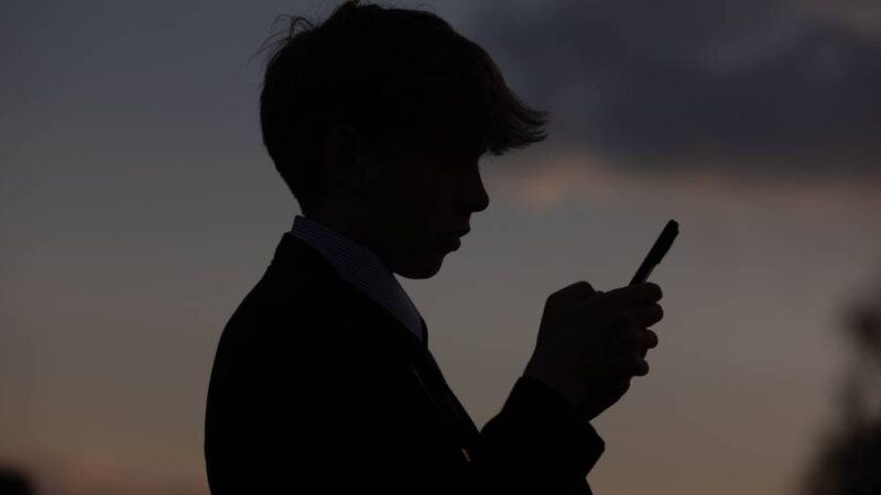 Violência digital contra crianças dispara em julho