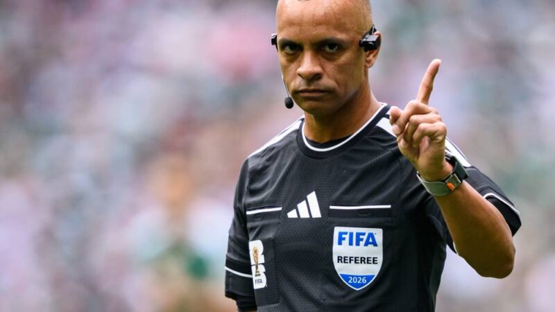 Árbitro brasileiro está entre candidatos a apitar final da Copa do Mundo; entenda cenários